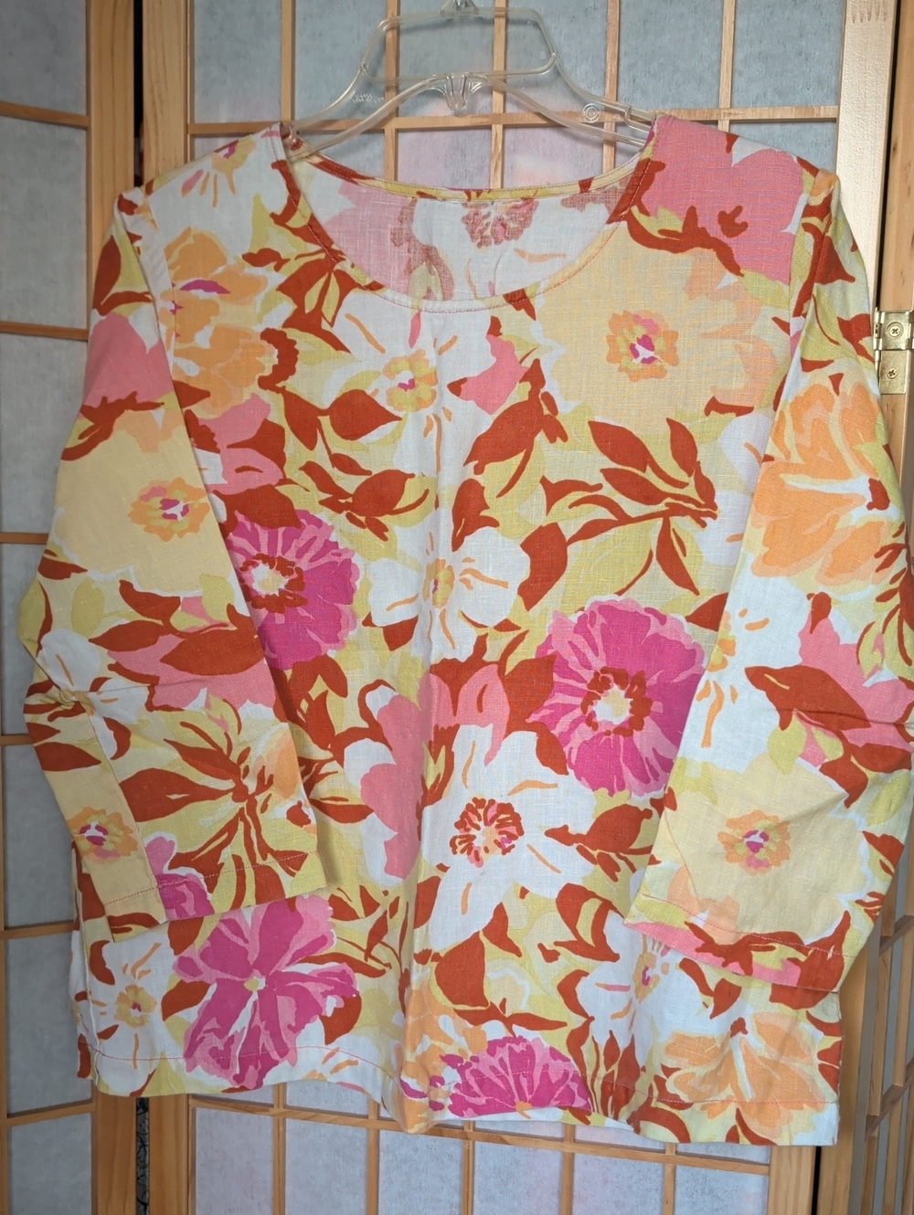 Hot Cotton Floral Linen Three Quarter Sleeve Top